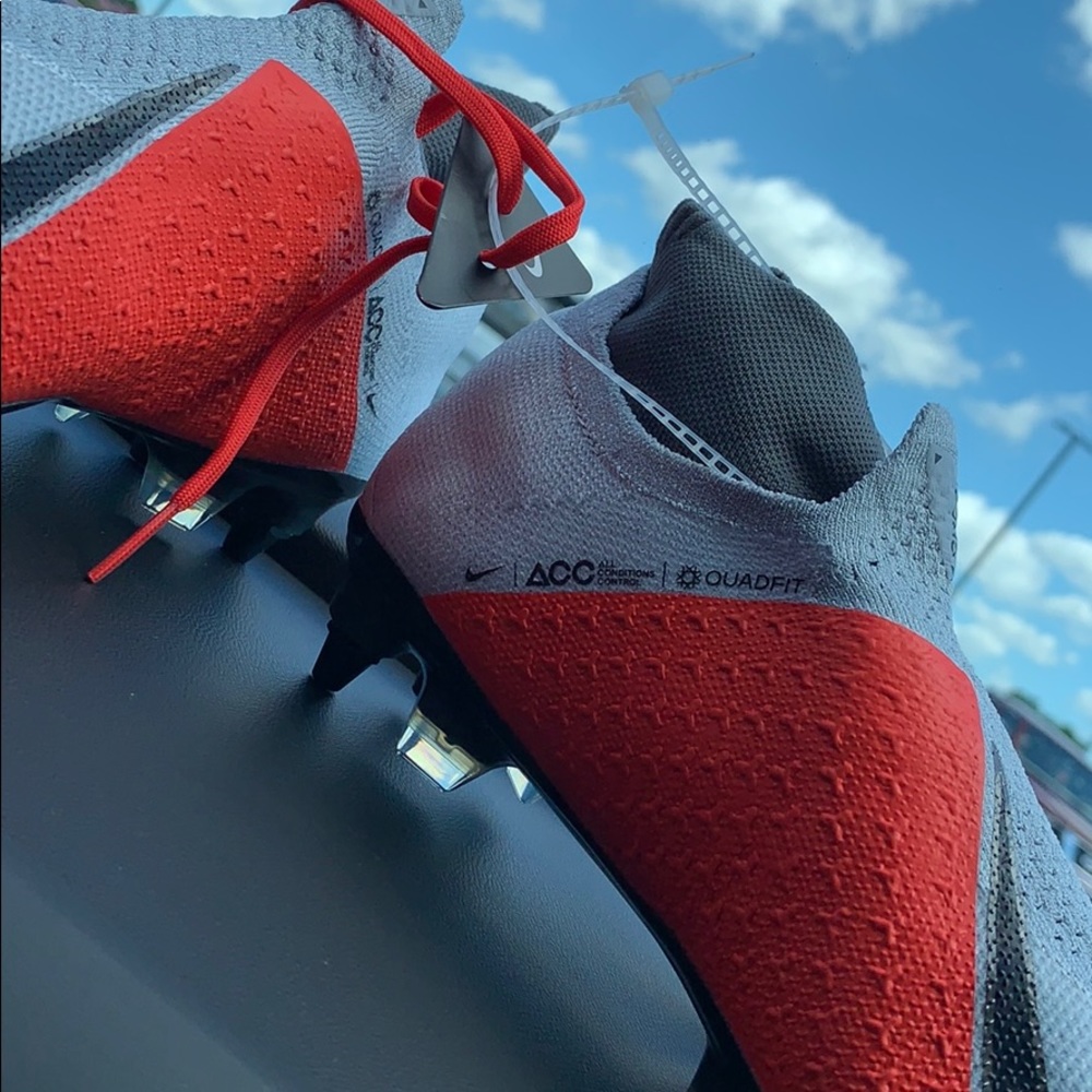 Nike phantom cleats - Picture 2 of 4